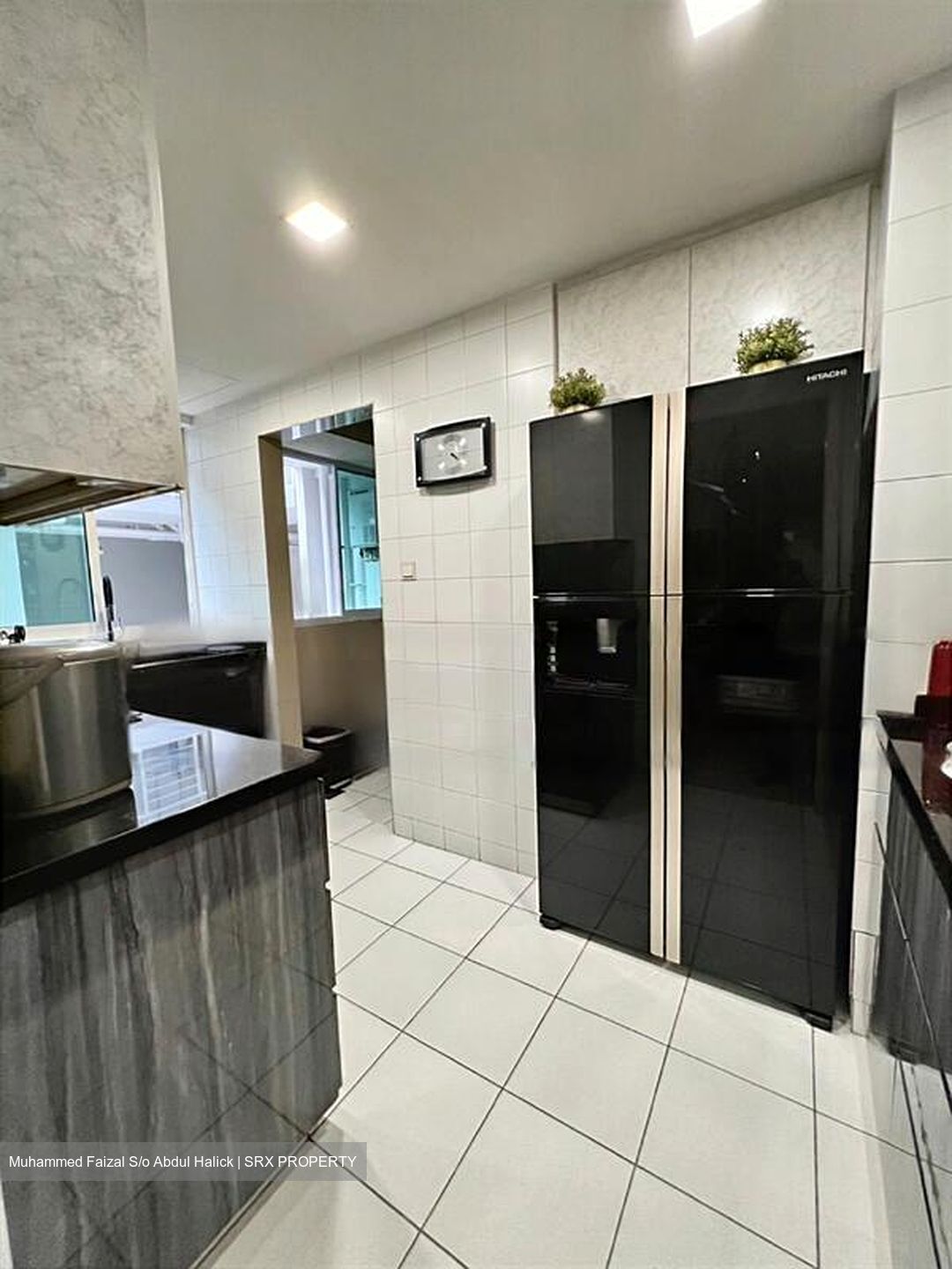 The Esparis (D18), Condominium #635137191